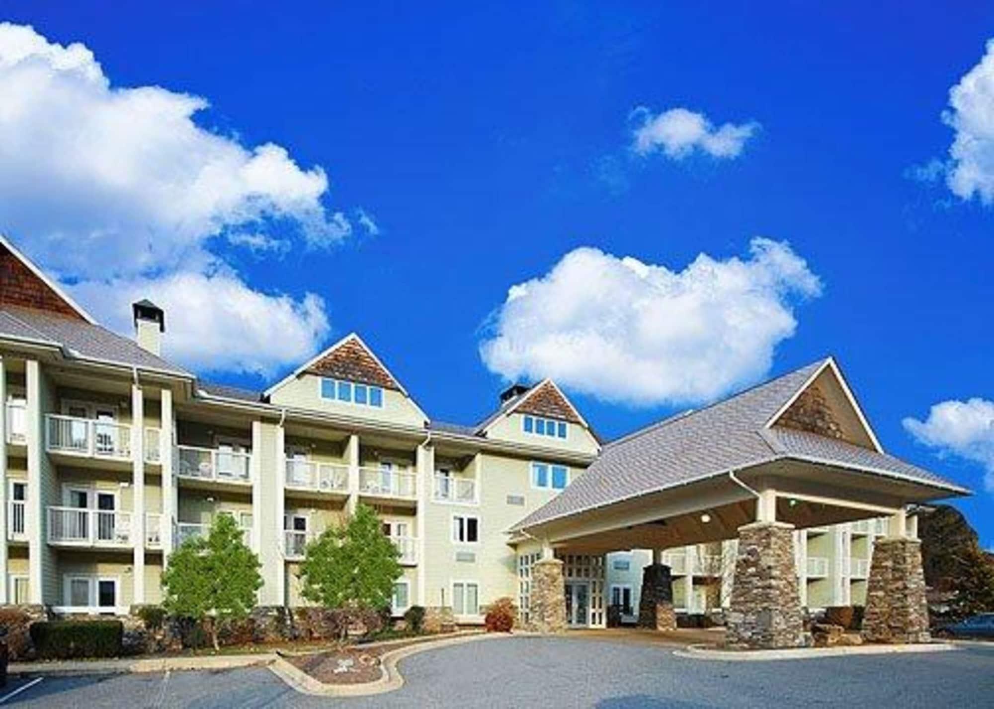 Super 8 By Wyndham Cherokee Exterior photo