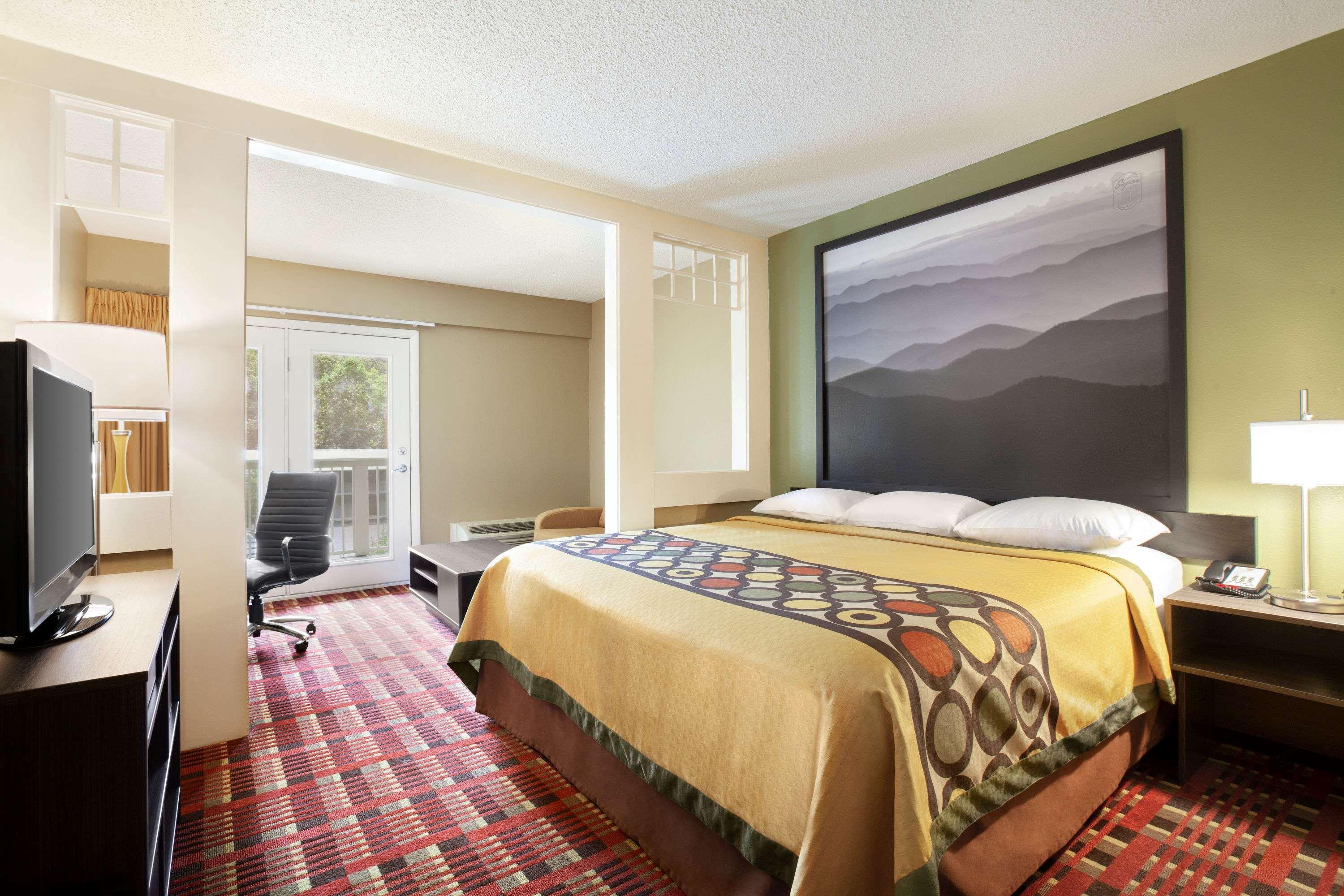 Super 8 By Wyndham Cherokee Exterior photo
