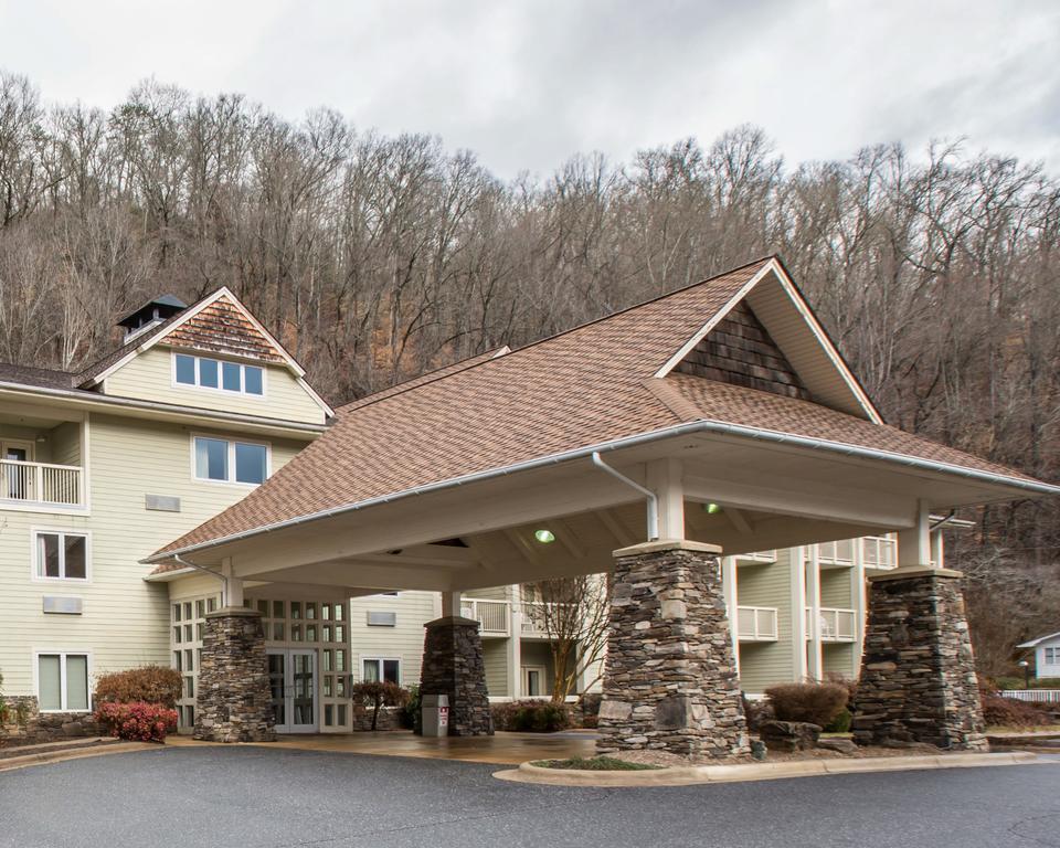 Super 8 By Wyndham Cherokee Exterior photo
